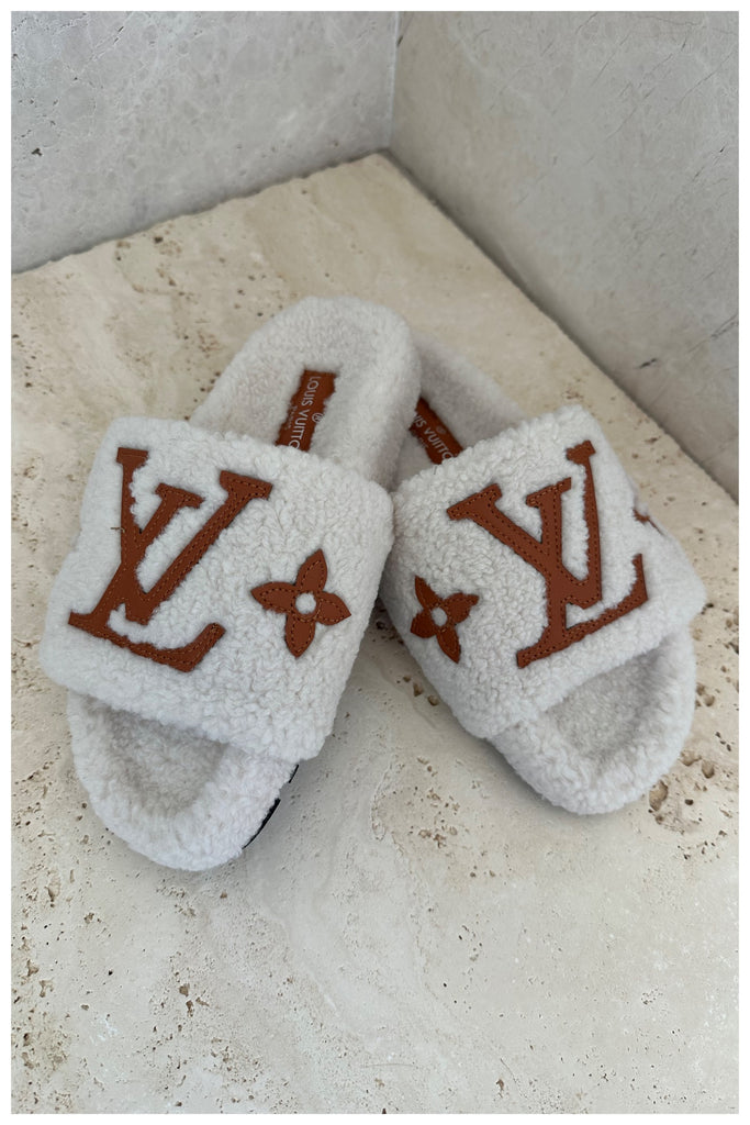 Cozy Furry Sandal (Tan)